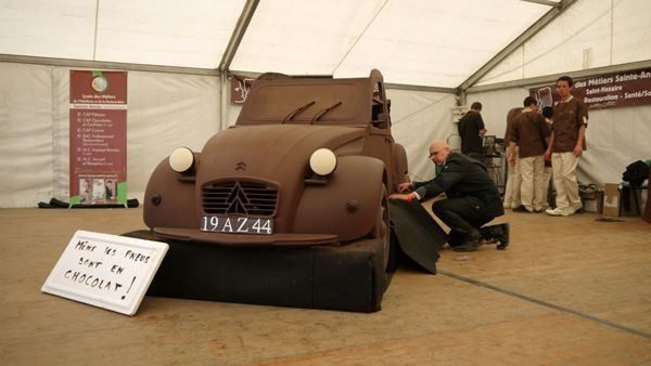 Voiture en chocolat